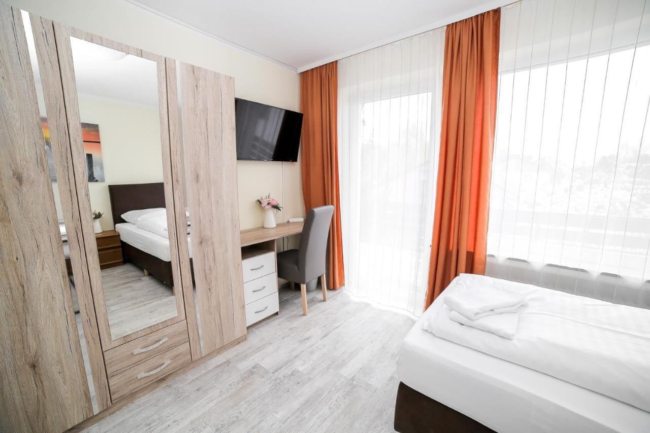 Othman Anderter Straße 55a 1og