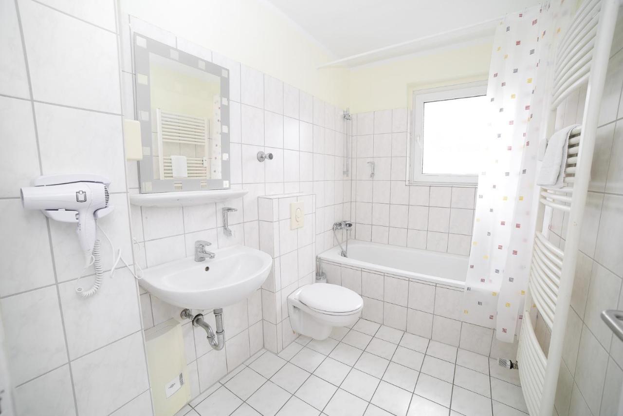 Othman Anderter Straße 55a 1og